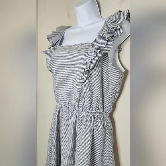 Andree By Unit Dress Women's Size‎ M Blue White Stripe Ruffle Sleeveless - Picture 3 of 8